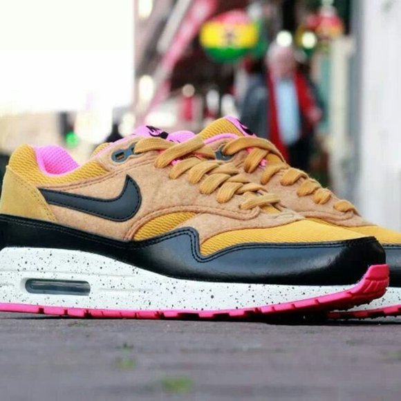 Nike Shoes - Nike Air Max 1 gold suede